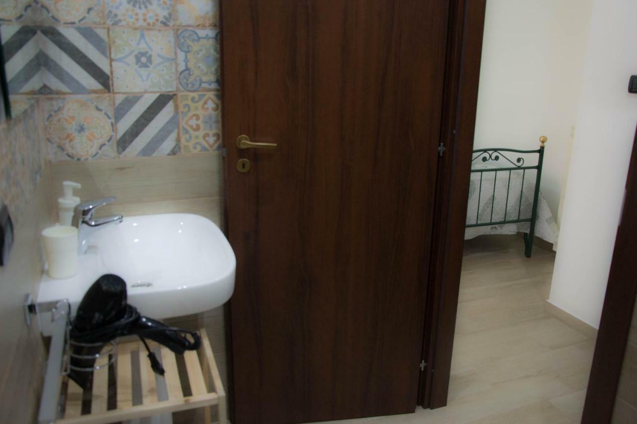 Mary'S House Bed & Breakfast Наполи Екстериор снимка